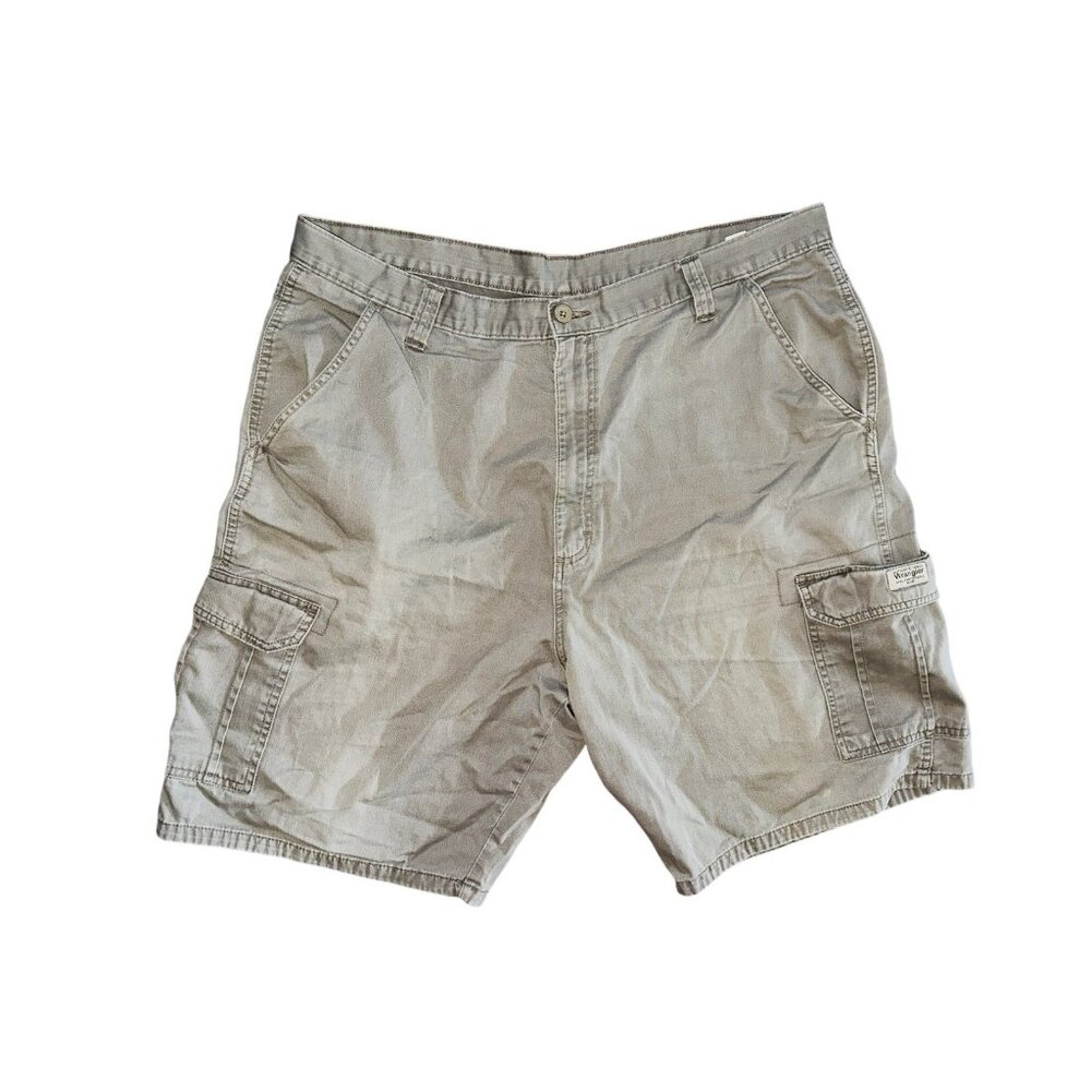 B2 Wrangler Cargo Light Brown Tan Shorts‎ Men's Size 40